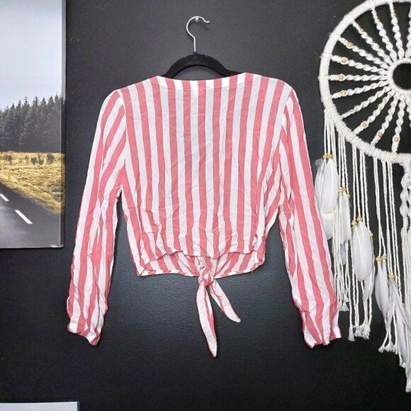 𝅺h&m Striped Cropped Tie Knot Button Down - Picture 3 of 3